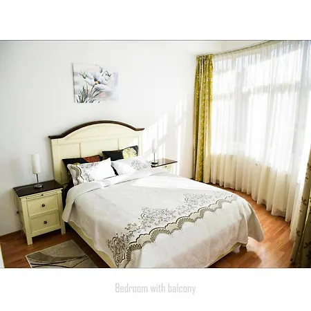 Dinicu, Brasov, Romania 公寓